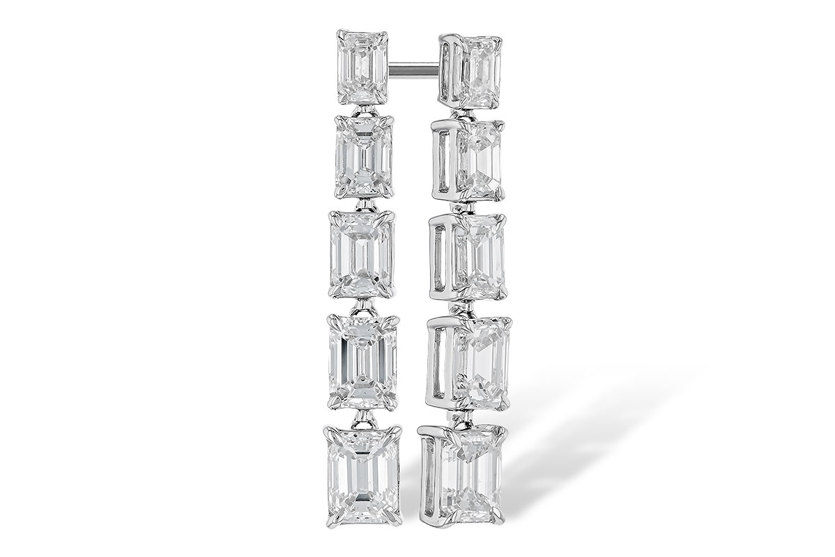 E319-74180: EARRINGS 1.90 TW EMERALD CUTS